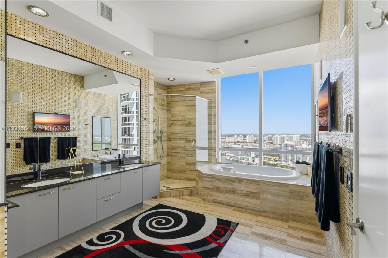 15811 Collins Ave , Unit 4004, Sunny Isles Beach, FL 33160 Photo