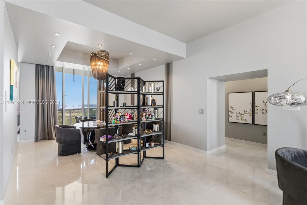 15811 Collins Ave , Unit 4004, Sunny Isles Beach, FL 33160 Photo