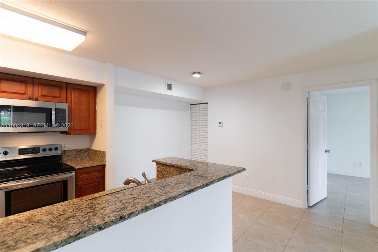 875 Riverside Dr, Unit 715, Coral Springs, FL 33071 Photo