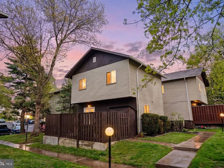 22 Benji Court, Unit 132, Gaithersburg, MD 20877 Main Photo