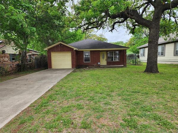 3025 Pueblo Trail, Lake Worth, TX 76135