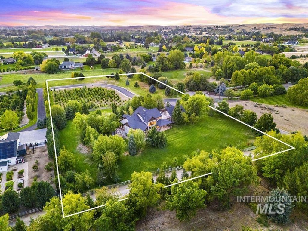 3598 N Timber Ridge Ln, Eagle, ID 83616 Main Photo