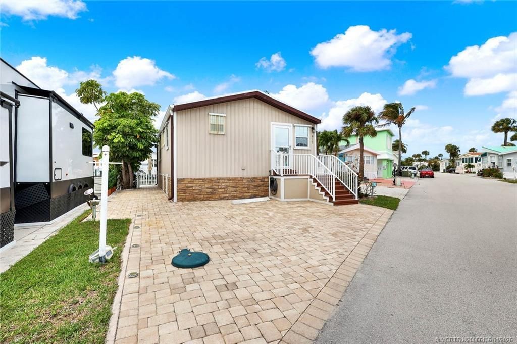 10701 S Ocean Drive, Unit 811, Jensen Beach, FL 34957 Photo