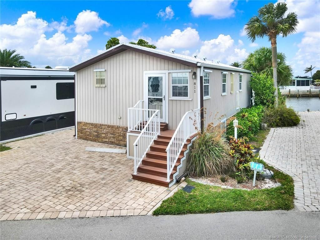 10701 S Ocean Drive, Unit 811, Jensen Beach, FL 34957 Photo