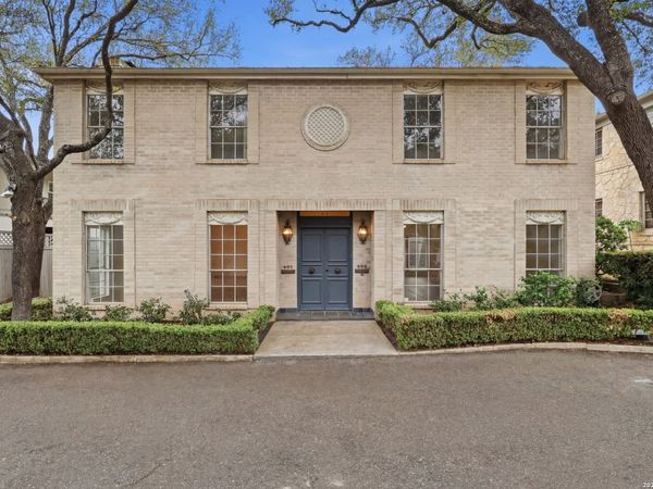 486 E Olmos Dr, Olmos Park, TX 78212