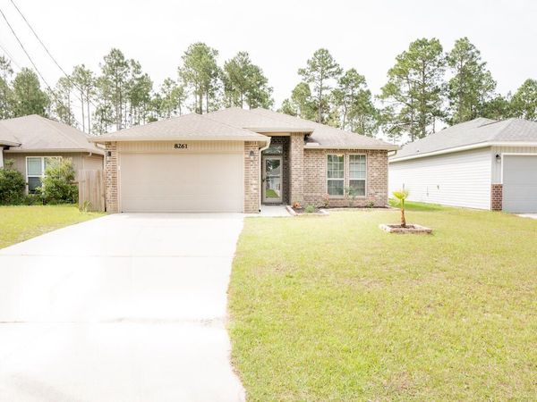 8261 Sierra Street, Navarre, FL 32566