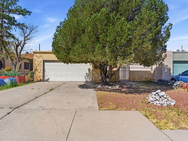 609 Alvarado Drive SE, Albuquerque, NM 87108