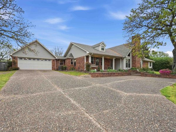 1000 Grandview Heights Drive, Conway, AR 72032