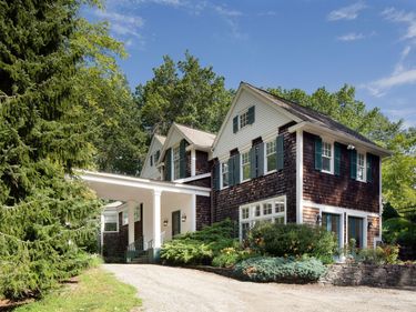 16 Westmount, Salisbury, CT 06068