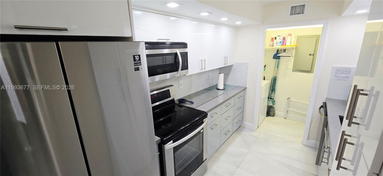 6917 Collins Ave , Unit 1212, Miami Beach, FL 33141 Photo