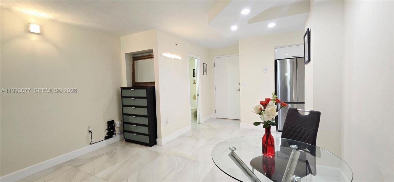 6917 Collins Ave , Unit 1212, Miami Beach, FL 33141 Photo