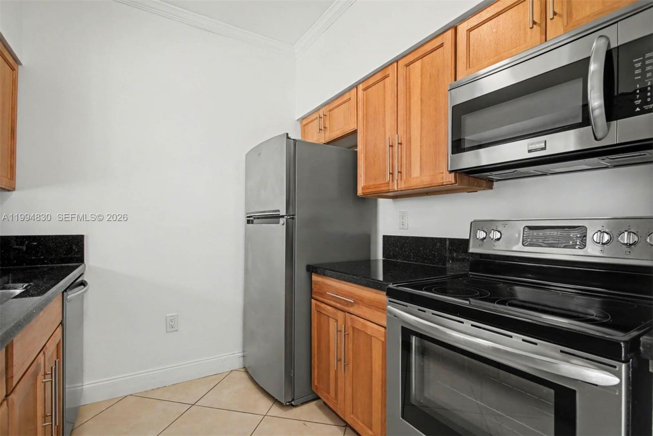 1731 NW 96th Ter , Unit 2J, Pembroke Pines, FL 33024 Photo