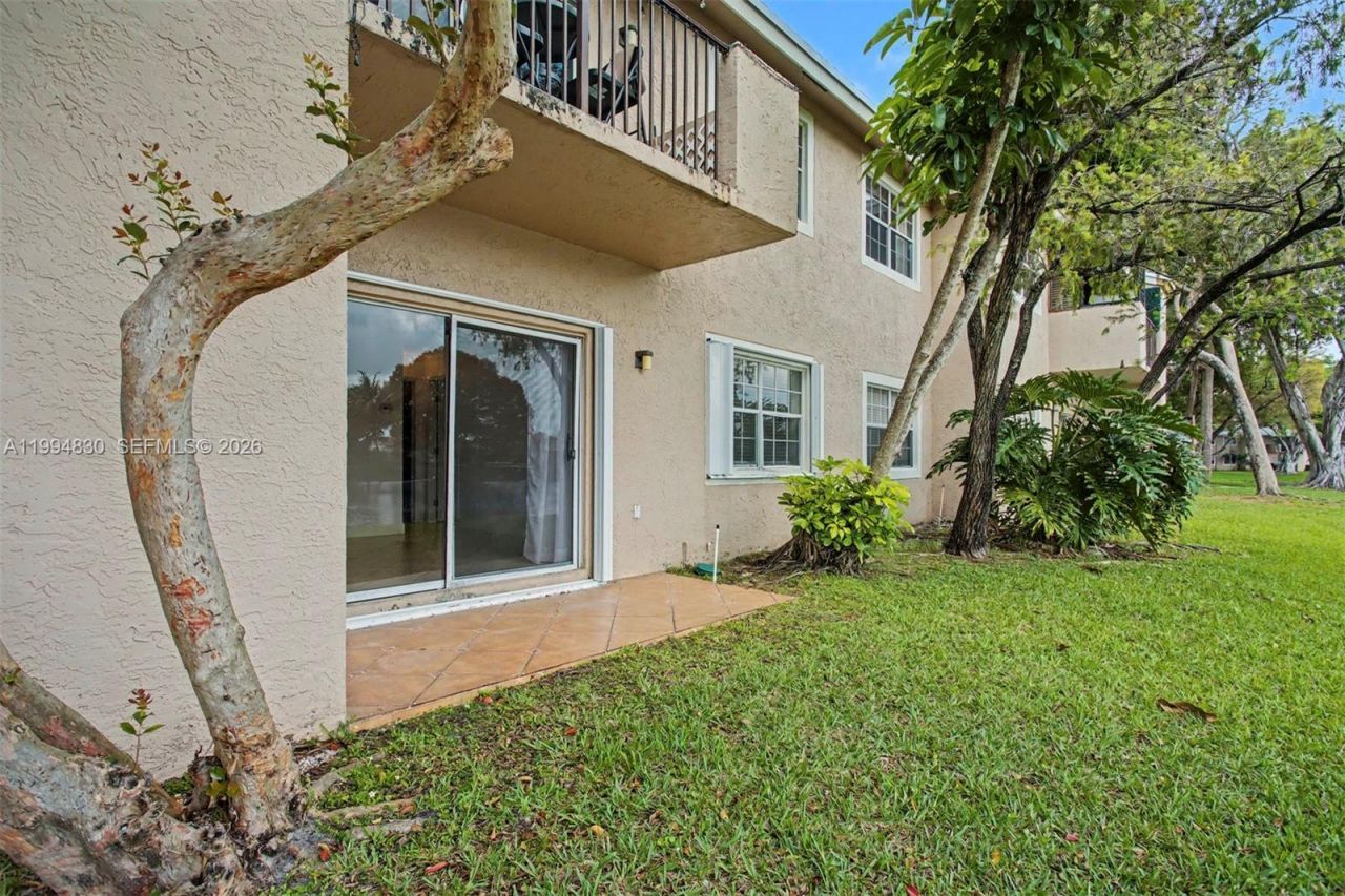 1731 NW 96th Ter , Unit 2J, Pembroke Pines, FL 33024 Photo