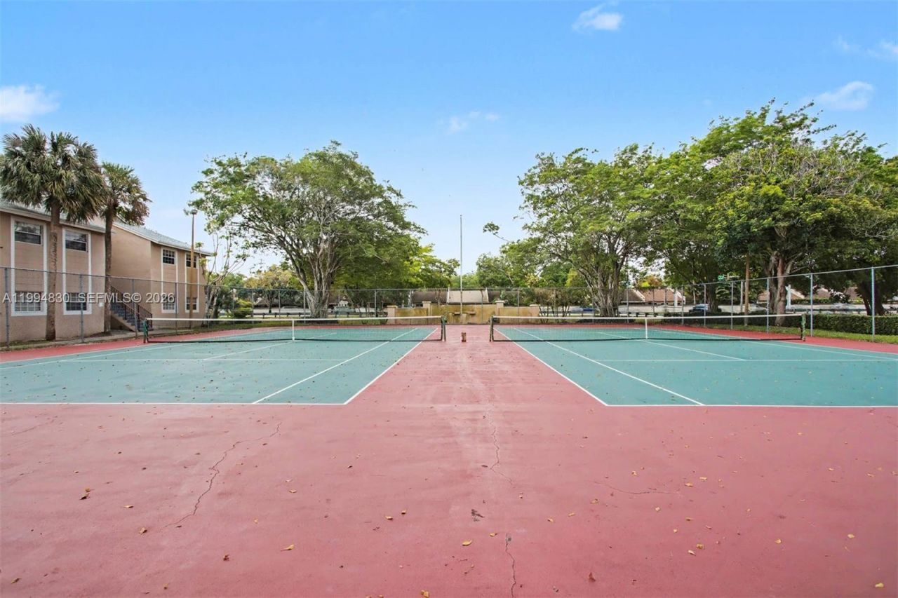 1731 NW 96th Ter , Unit 2J, Pembroke Pines, FL 33024 Photo