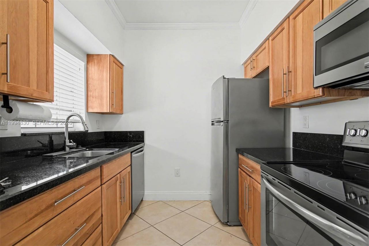 1731 NW 96th Ter , Unit 2J, Pembroke Pines, FL 33024 Photo