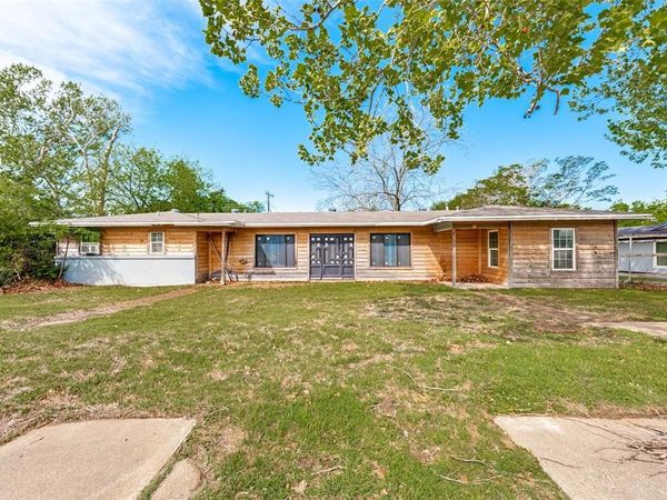 17 Macarthur Drive, Denison, TX 75020