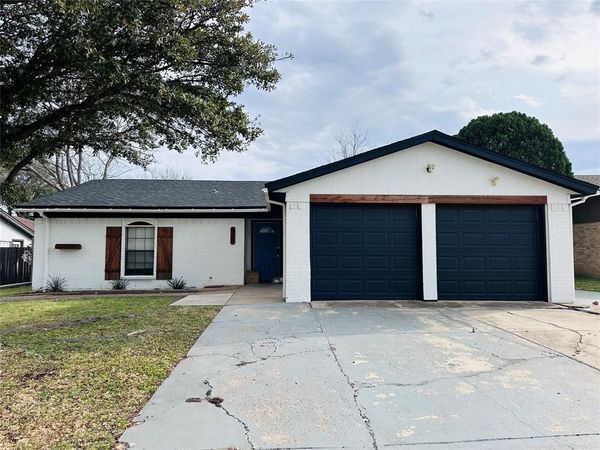 525 Cole Avenue, Saginaw, TX 76179