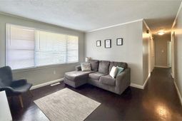 2755 Louise Drive photo 4