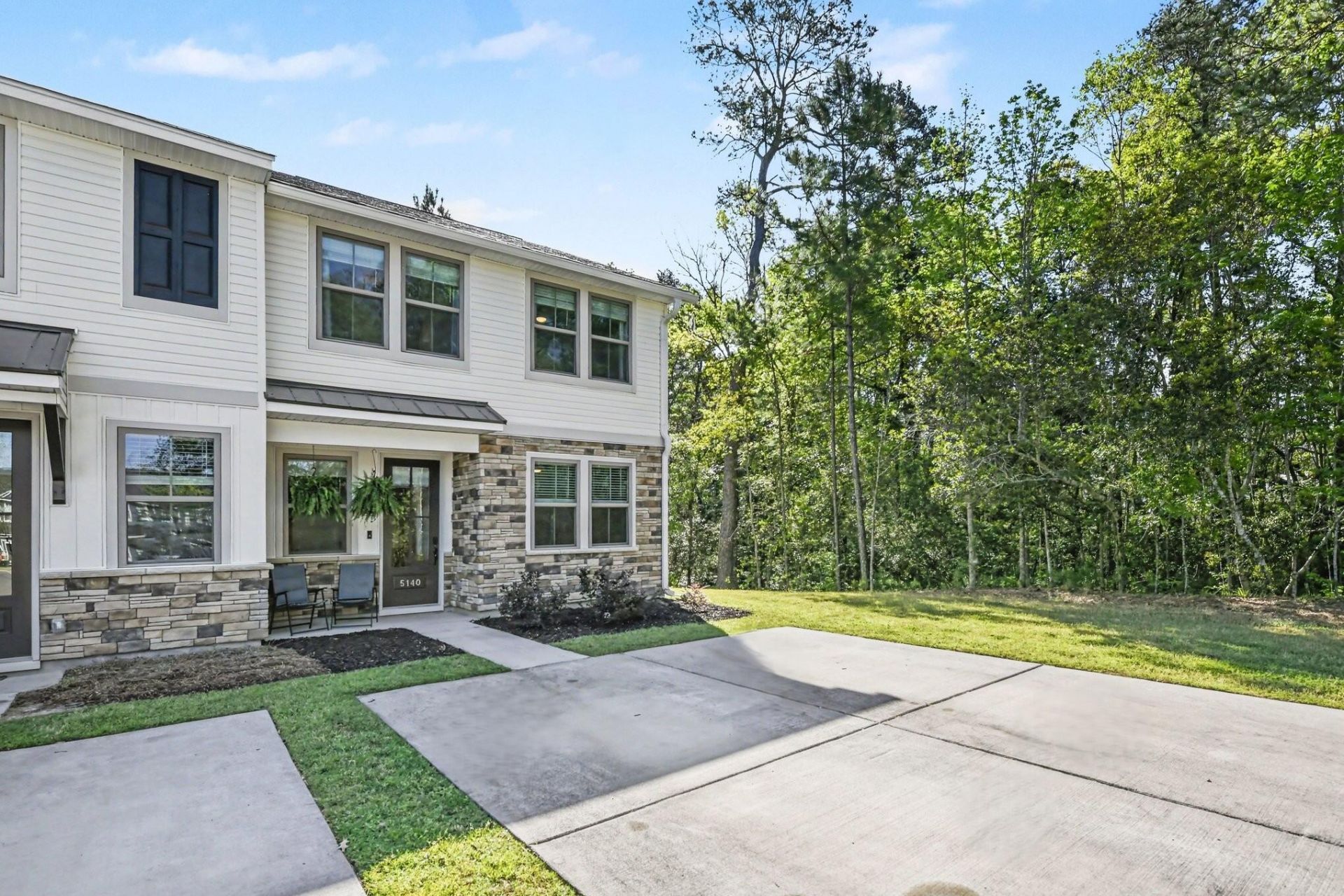 5140 Park Creek Avenue Photo 4