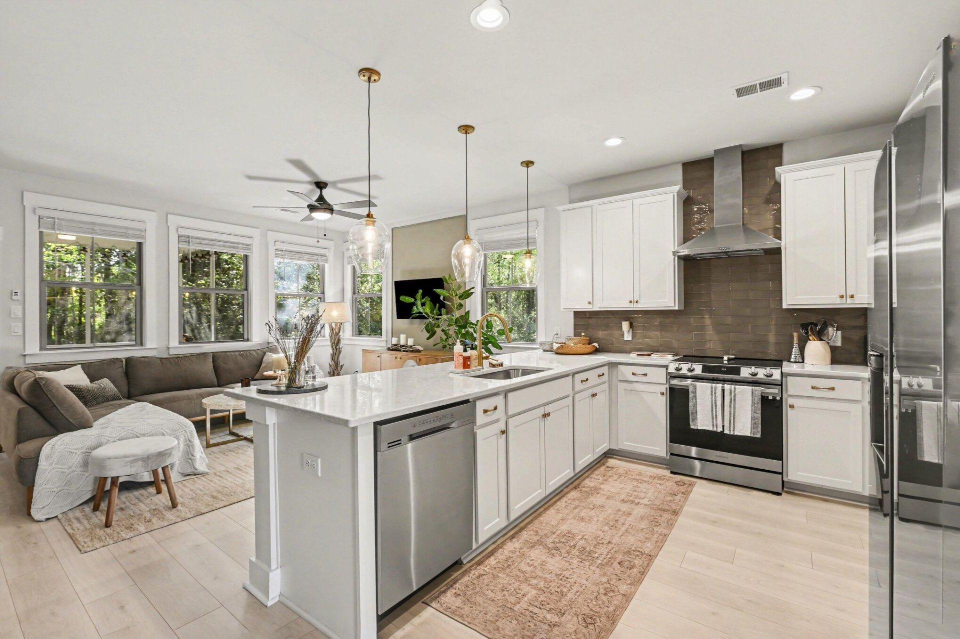 5140 Park Creek Avenue Photo 9