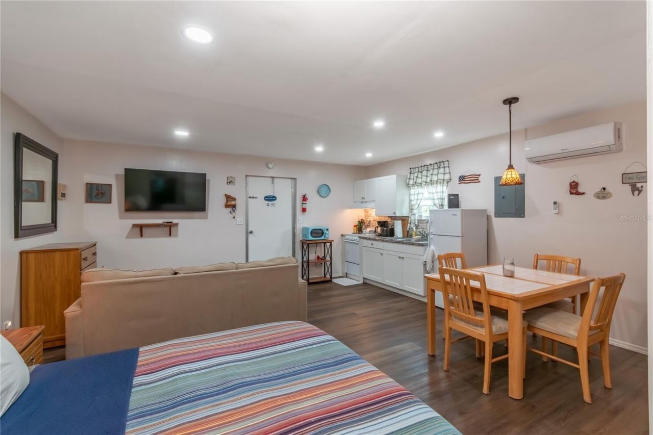 13025 NW Gainesville Road, Reddick, FL 32686 Photo