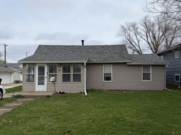 905 E North Street , Pontiac, IL 61764