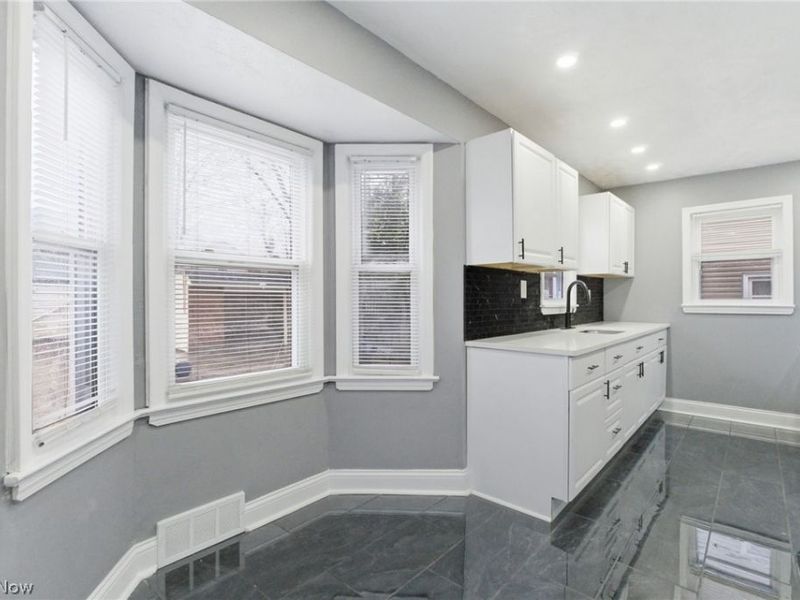 3153 Becket Road, Cleveland, OH 44120 Photo 12
