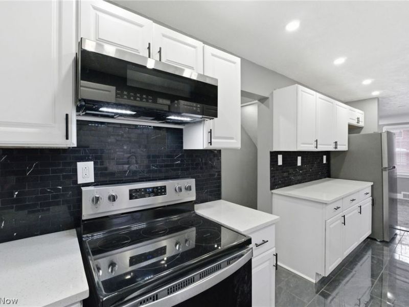 3153 Becket Road, Cleveland, OH 44120 Photo 19