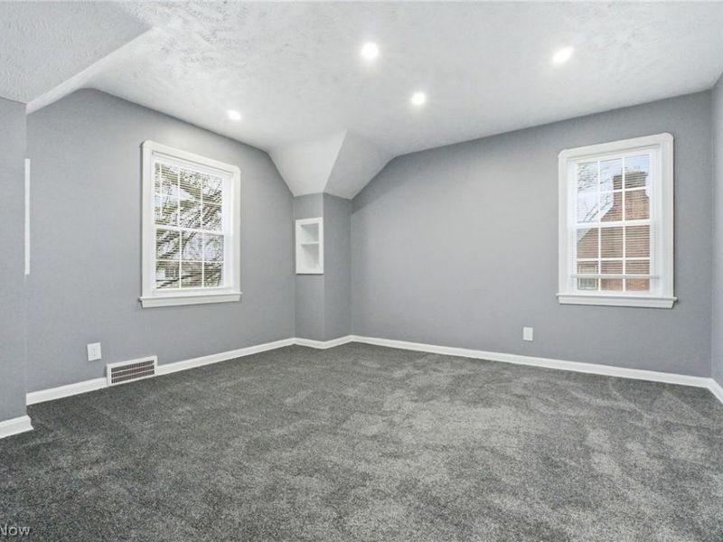 3153 Becket Road, Cleveland, OH 44120 Photo 32