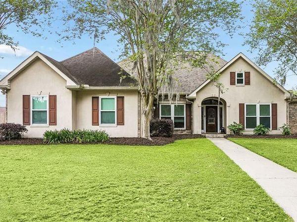 150 RIVERBEND Drive, Belle Chasse, LA 70037