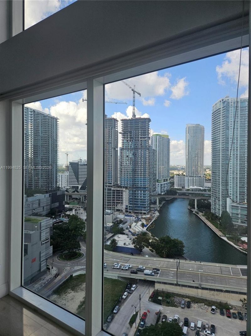 41 SE 5th St, Unit 1517, Miami, FL 33131 Photo