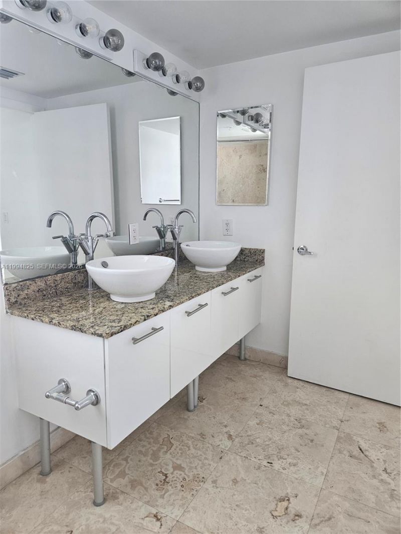 41 SE 5th St, Unit 1517, Miami, FL 33131 Photo