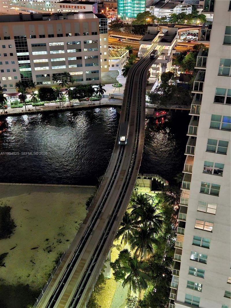 41 SE 5th St, Unit 1517, Miami, FL 33131 Photo