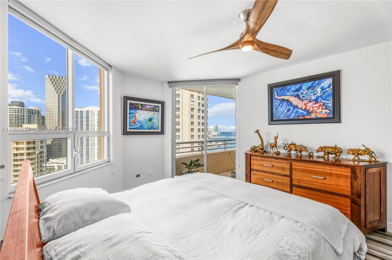808 Brickell Key Dr, Unit 3007, Miami, FL 33131 Photo