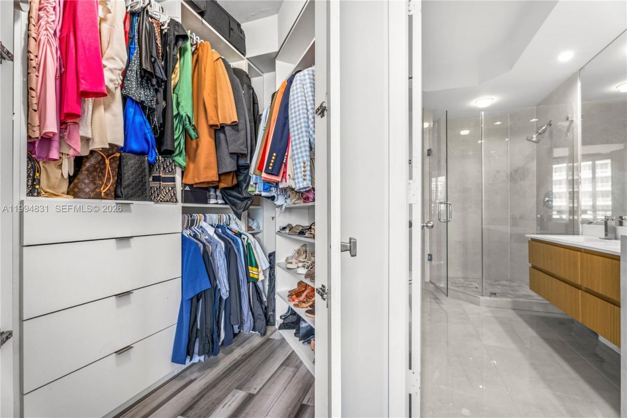 808 Brickell Key Dr, Unit 3007, Miami, FL 33131 Photo