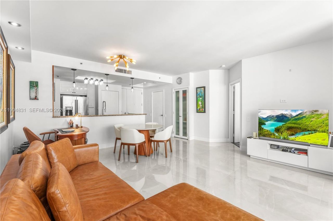 808 Brickell Key Dr, Unit 3007, Miami, FL 33131 Photo