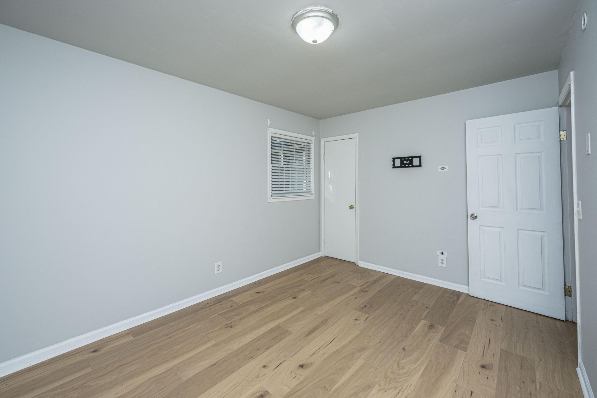 302 Elliott Drive Photo 11