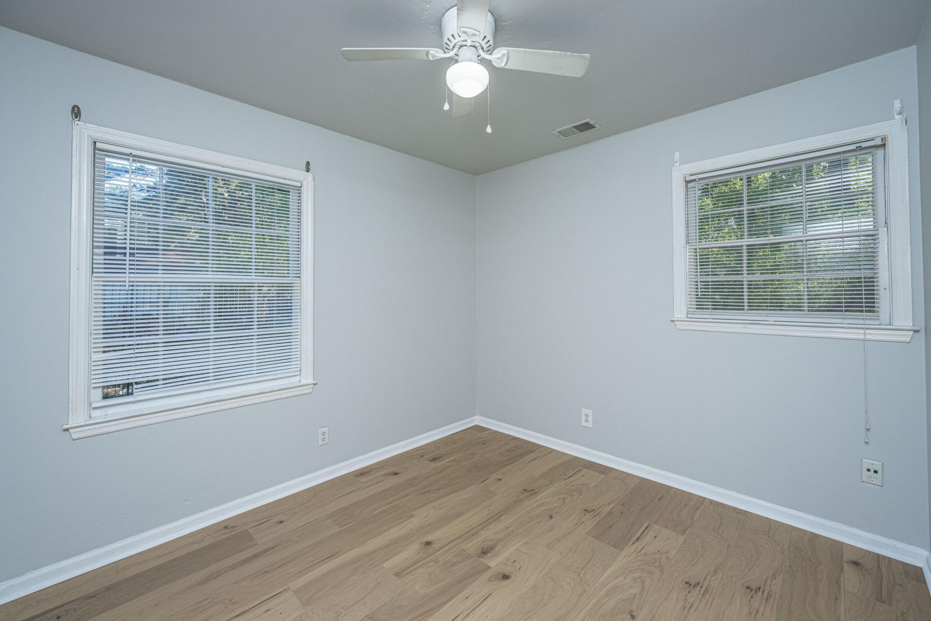 302 Elliott Drive Photo 17