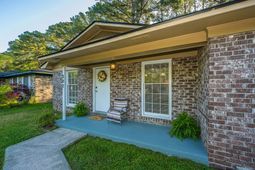 302 Elliott Drive photo 4