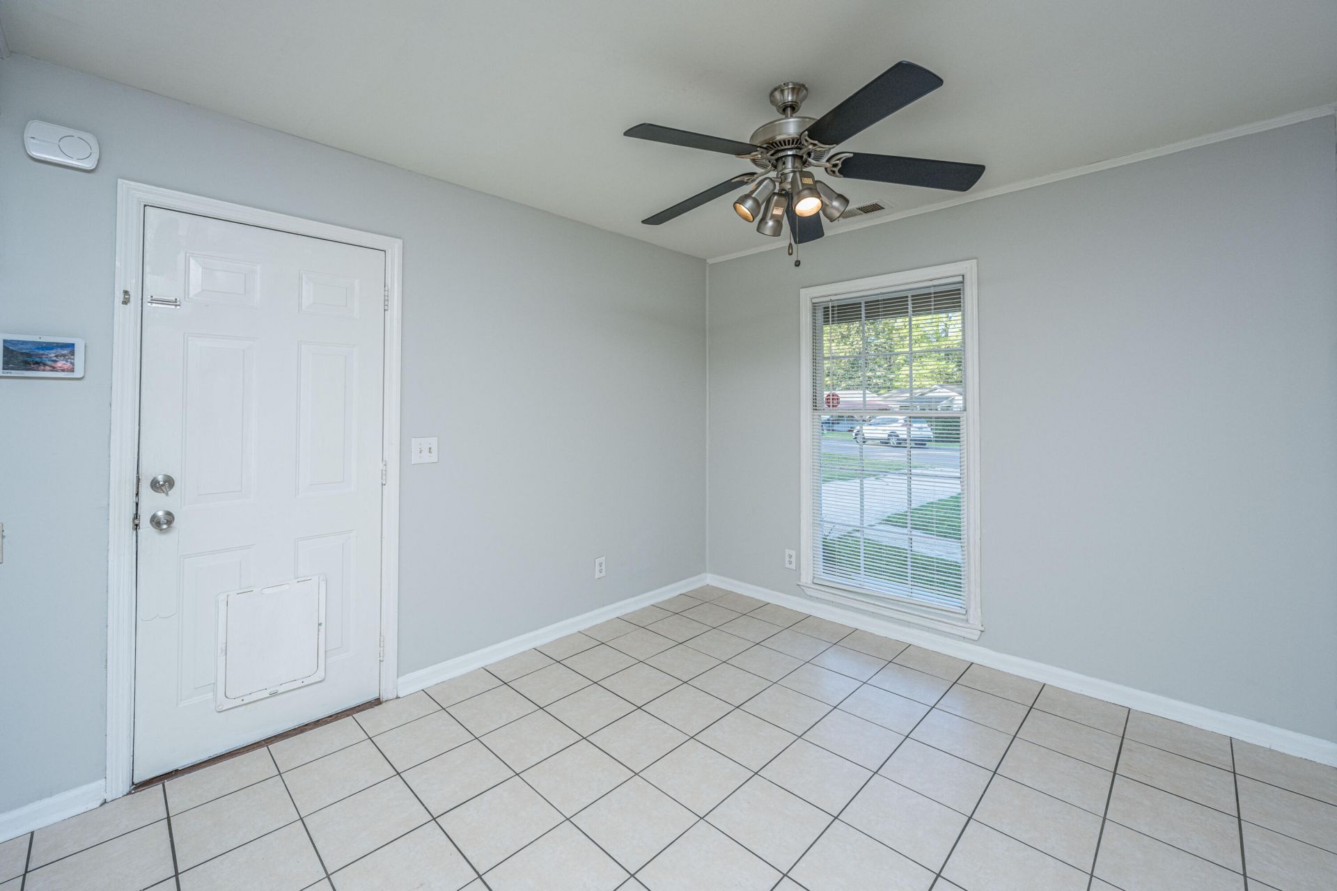 302 Elliott Drive Photo 5