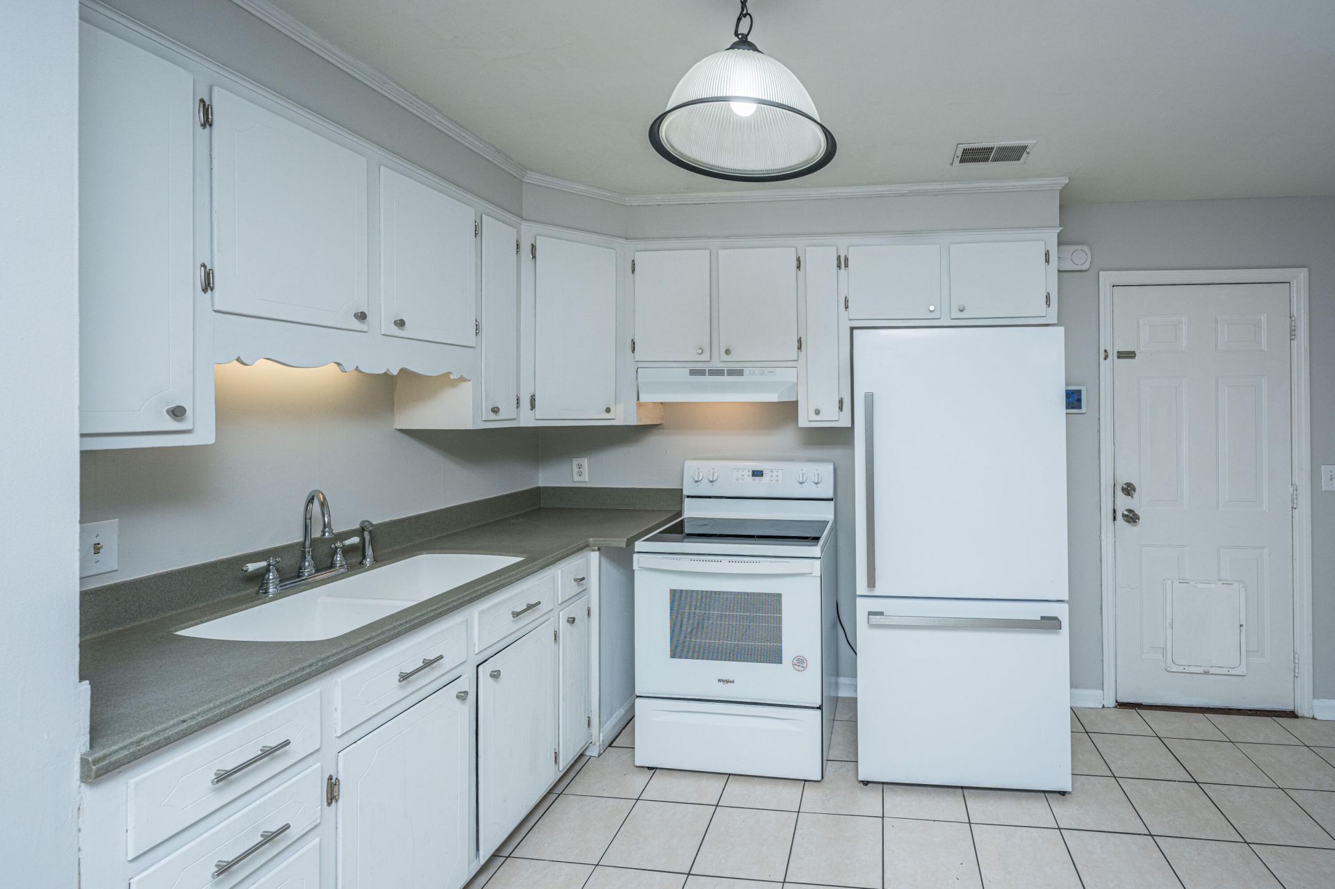 302 Elliott Drive Photo 7