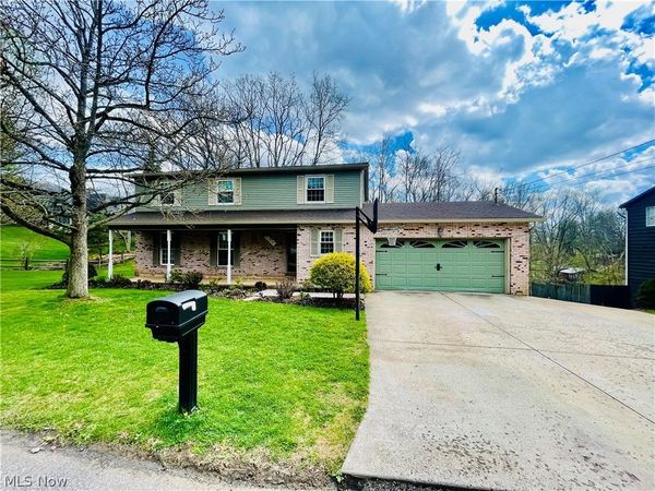 207 N Hills DR, Parkersburg, WV 26104