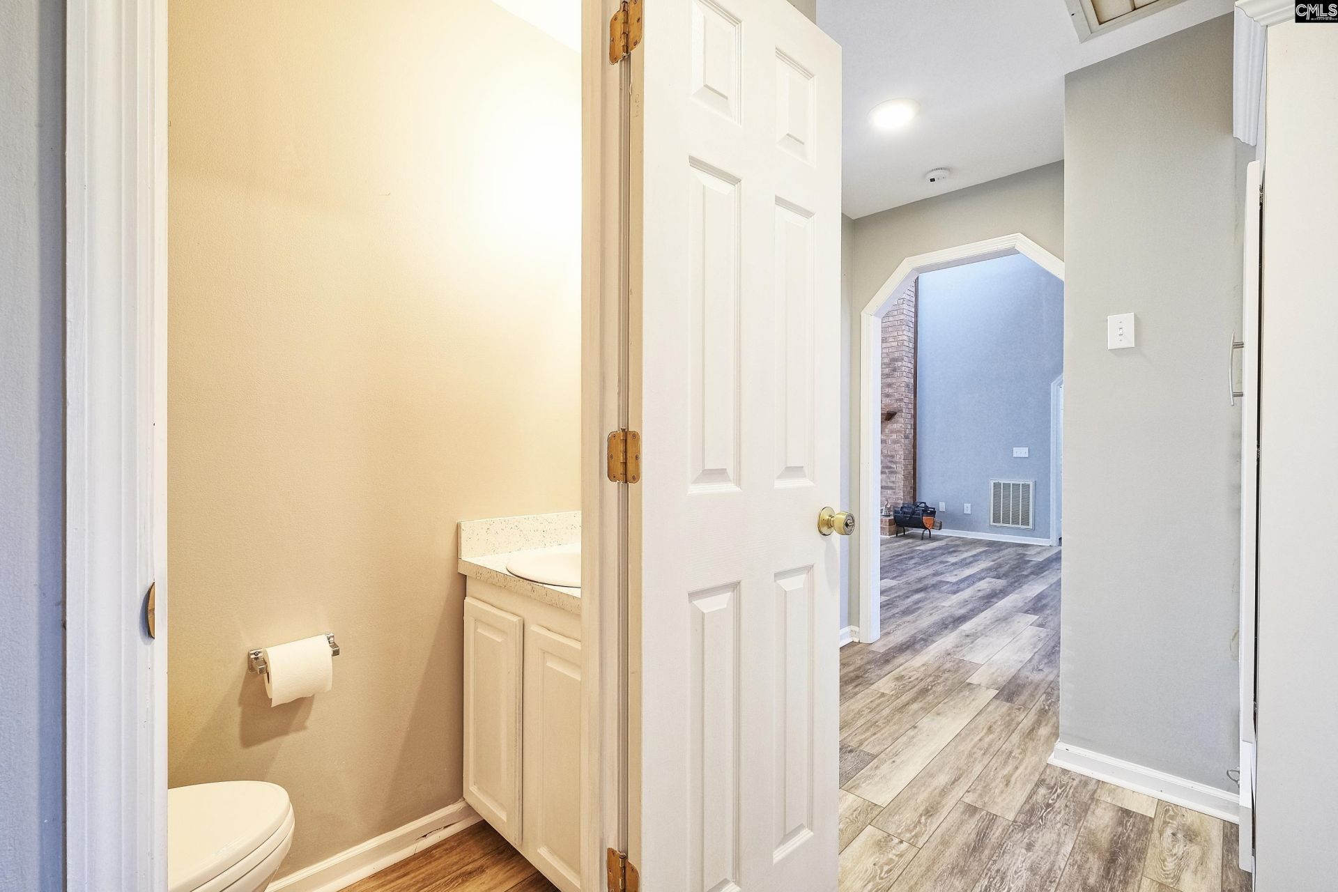 447 Edgewater Drive  Photo 23