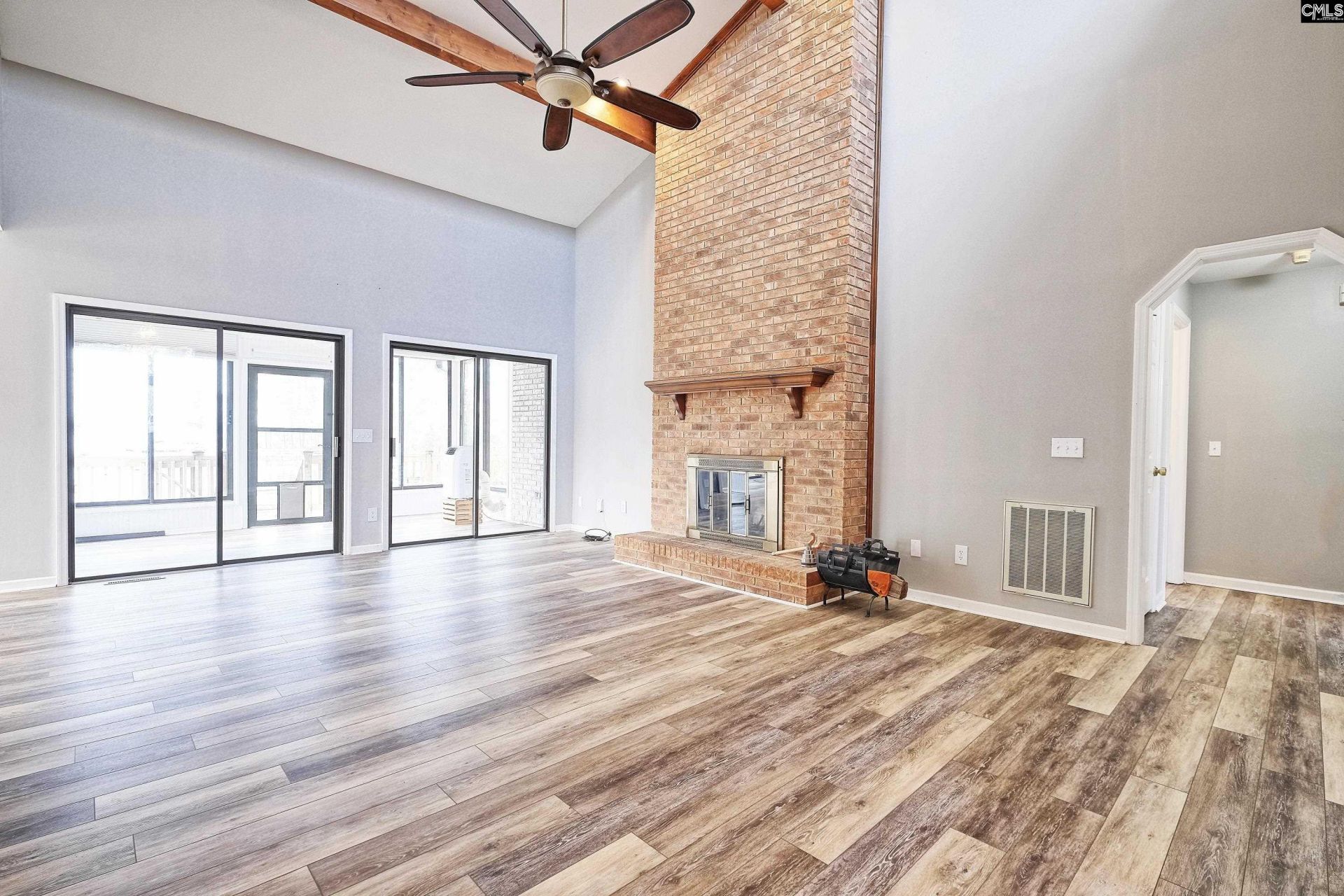 447 Edgewater Drive  Photo 7