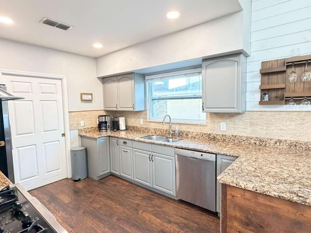 13400 74th Avenue N, Seminole, FL 33776 Photo