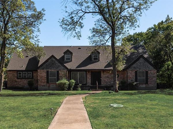 102 S Royal Oak Drive, Duncanville, TX 75116