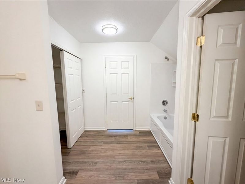 554 Crossings Circle, Tallmadge, OH 44278 Photo 17