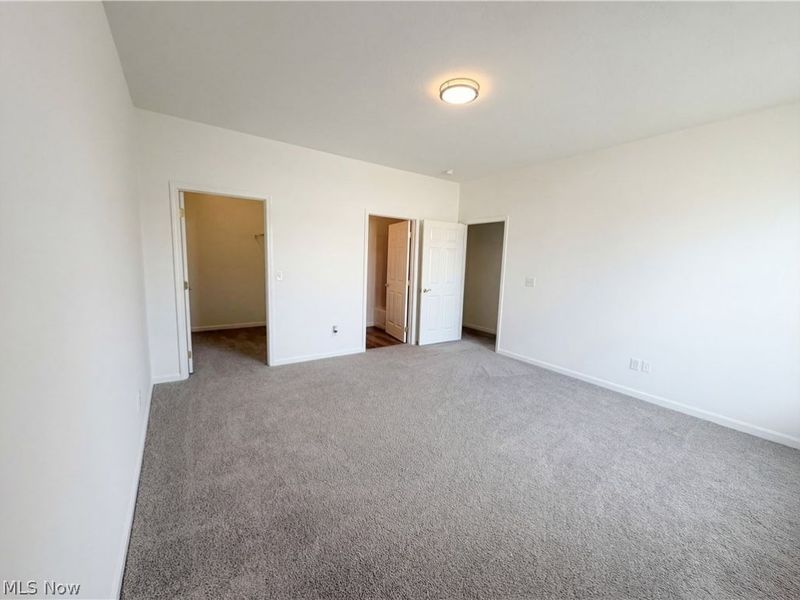 554 Crossings Circle, Tallmadge, OH 44278 Photo 4