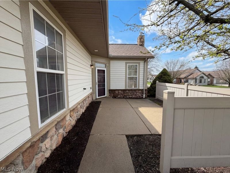 554 Crossings Circle, Tallmadge, OH 44278 Photo 5