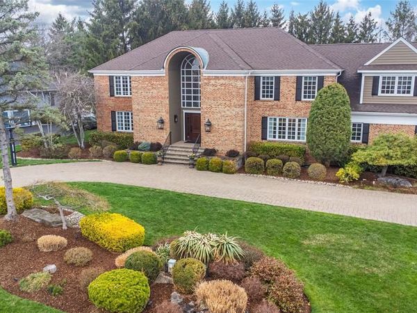5 Blackberry Lane, CALDWELL, NJ 07006